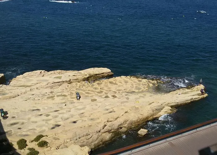 公寓 A Seafront Away From