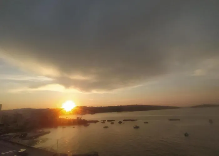 A Seafront Away From 公寓 *