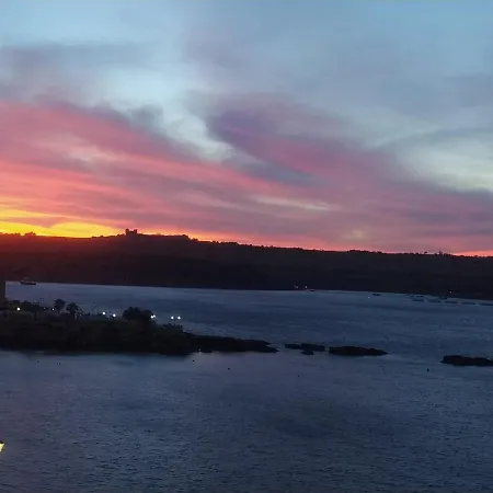 شقة A Seafront Away From *