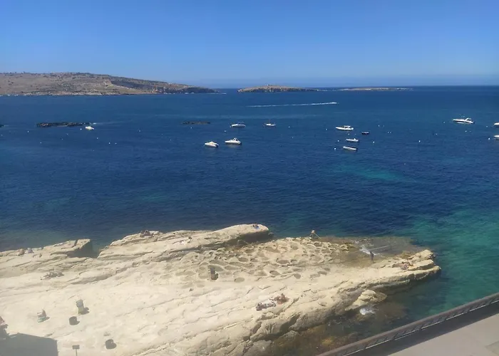 Διαμέρισμα A Seafront Away From *