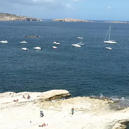 A Seafront Away From Apartment *